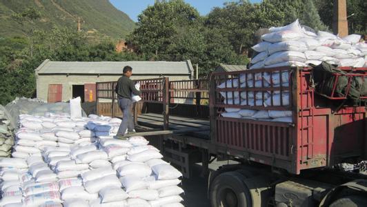 活性炭裝車現(xiàn)場